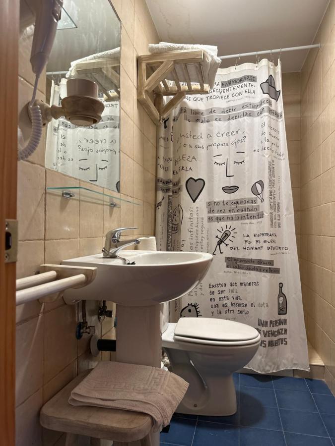 Hostal Moon Tolox Kültér fotó
